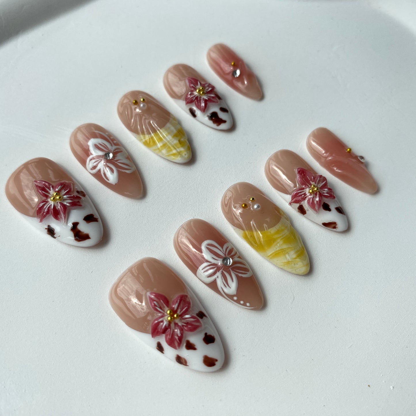 Almond Press-On Nails for Women - Reusable Finger Nail Tips with Floral Design, Glossy Finish, Medium Length, Mixed Colors, Artificial Nail Set|Floral Pattern|Reusable Nail