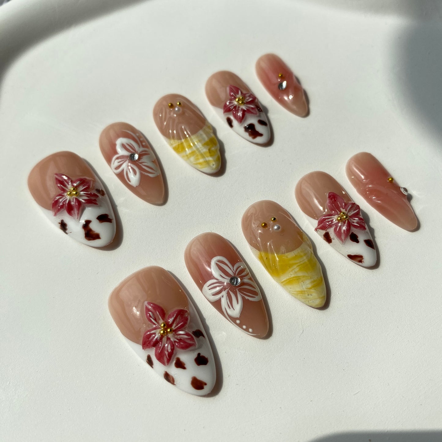 Almond Press-On Nails for Women - Reusable Finger Nail Tips with Floral Design, Glossy Finish, Medium Length, Mixed Colors, Artificial Nail Set|Floral Pattern|Reusable Nail