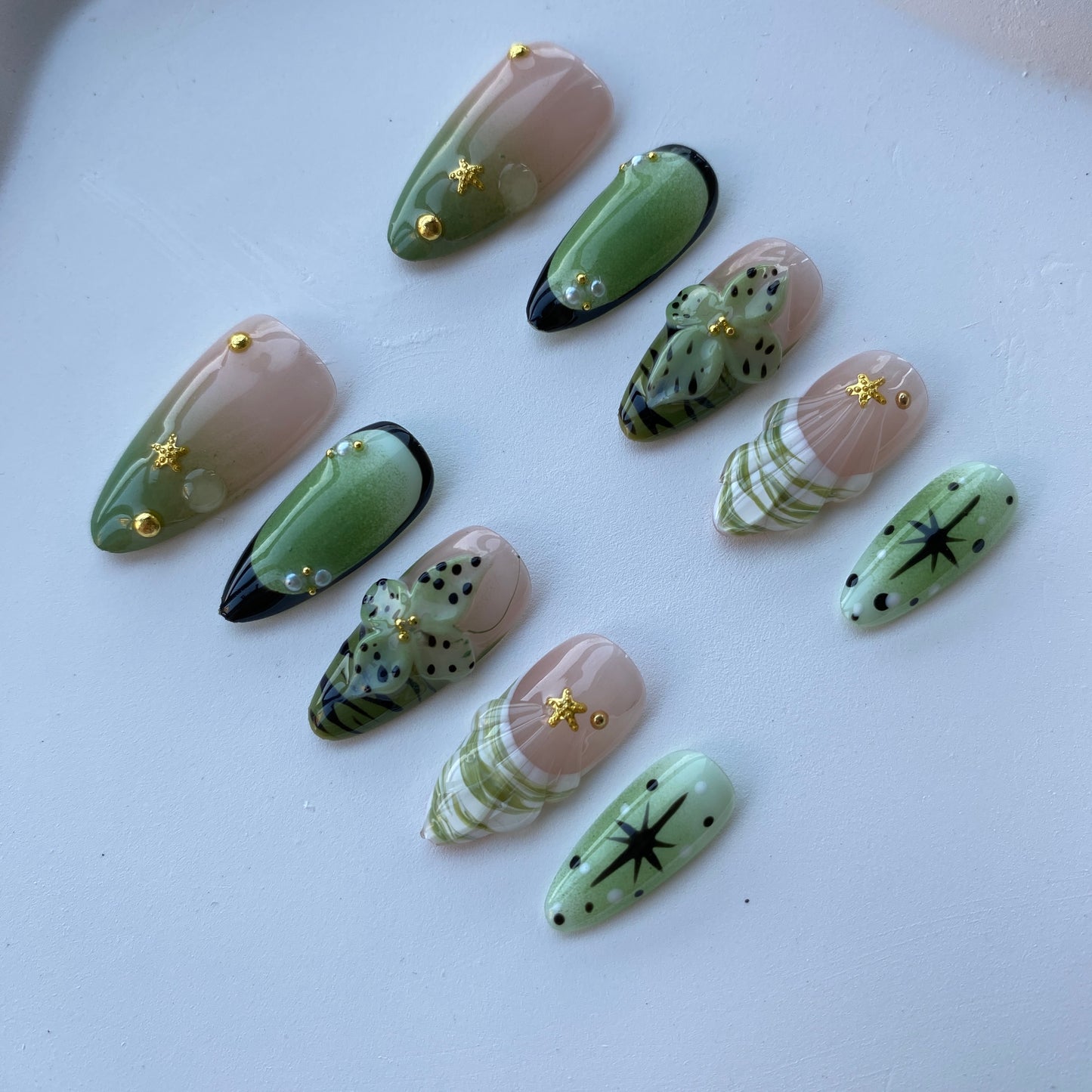F06—Handmade Almond 3D Sculpted Wearable Nails