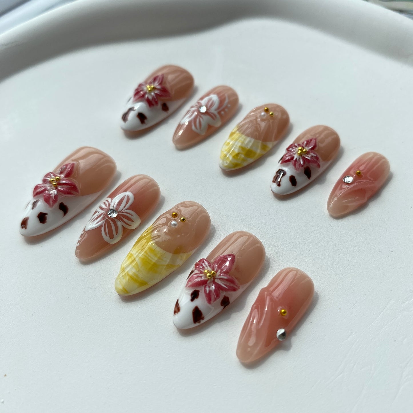 Almond Press-On Nails for Women - Reusable Finger Nail Tips with Floral Design, Glossy Finish, Medium Length, Mixed Colors, Artificial Nail Set|Floral Pattern|Reusable Nail