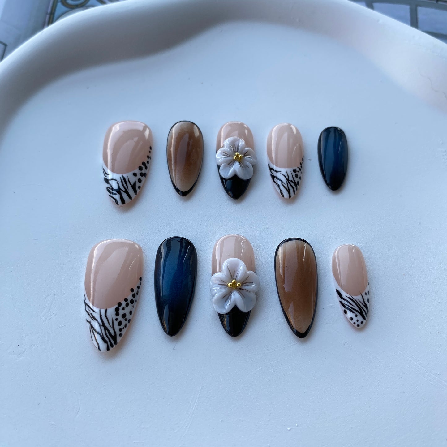 F09—Handmade Almond 3D Sculpted Wear Nails