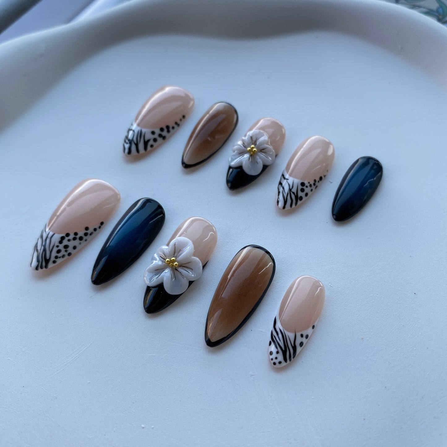 F09—Handmade Almond 3D Sculpted Wear Nails