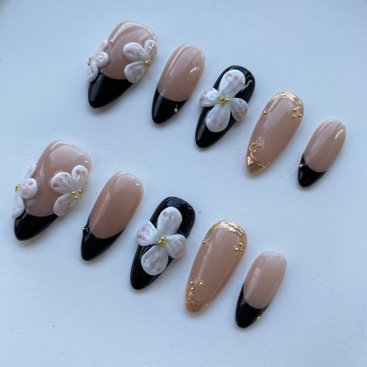 F07—Handmade Almond 3D Sculpted Wearable Nails